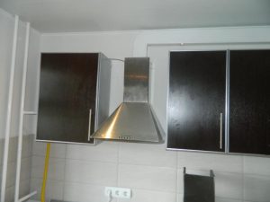 Установка вытяжки на кухне в Павлово